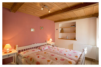 Schlafzimmer der Ferienwohnung Filser - Ferienwohnungen Fabian und Heidi Hosp - Unterammergau